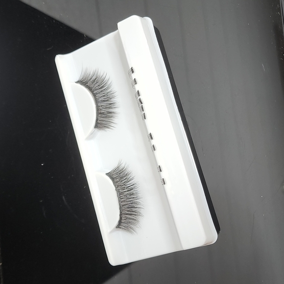👉3 /20-TORIBELLE | DATENIGHT LASHES - Picture 3 of 4